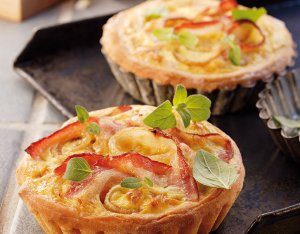 Mini quiche szalonnával és hagymával