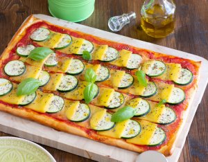 Vegán pizza cukkinivel