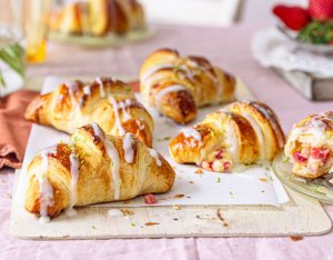 Epres-krémsajtos croissant