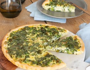 Medvehagymás-zöldséges quiche