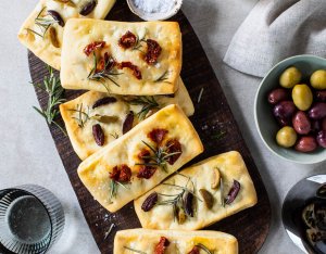 Mediterrán töltött focaccia