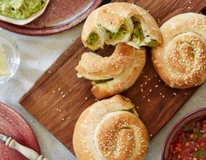Avokádóval töltött pizzatekercs